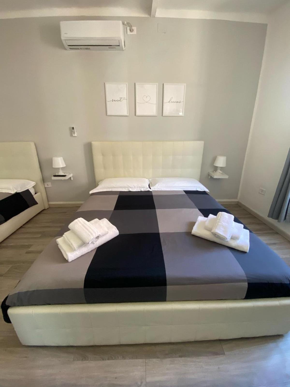 Newhouse 336 Apartman Bari Kültér fotó
